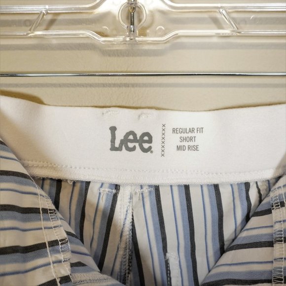 Lee women's regular fit Mid rise stripes white blue and gray short Size 16M - Picture 4 of 6